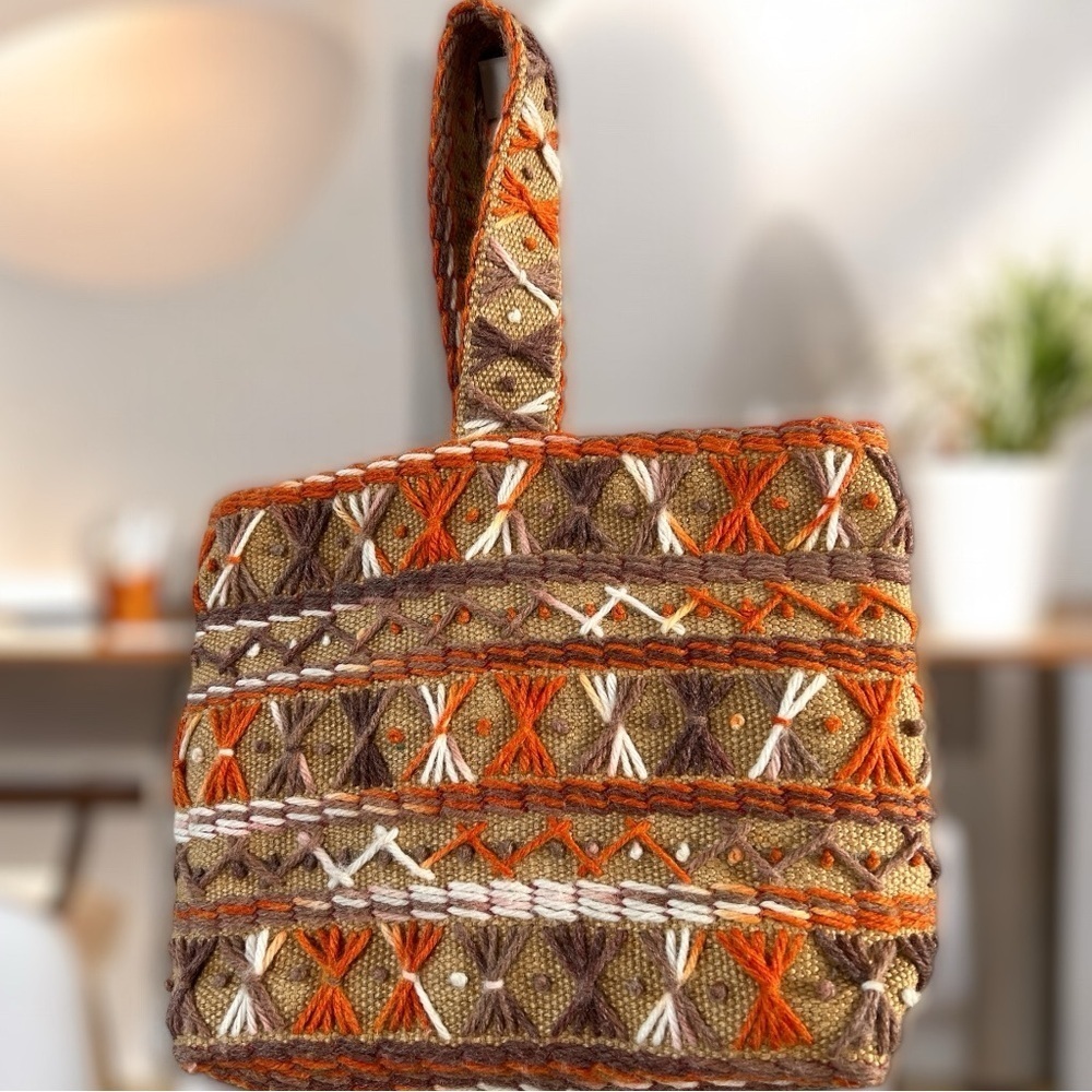 Vintage 70’s Tan Brown Crewel Yarn Embroidered Macrame Tote Bag Purse